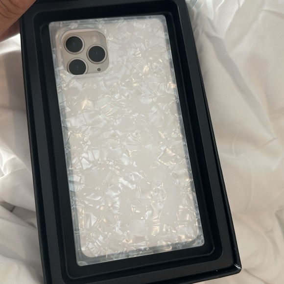 White Pearl SQUARE iPhone Case 11 Pro - Picture 3 of 3